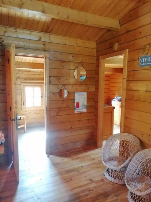 Chalet En Pleine Nature Au Bord D'Un Etang Lanvallay Exteriér fotografie