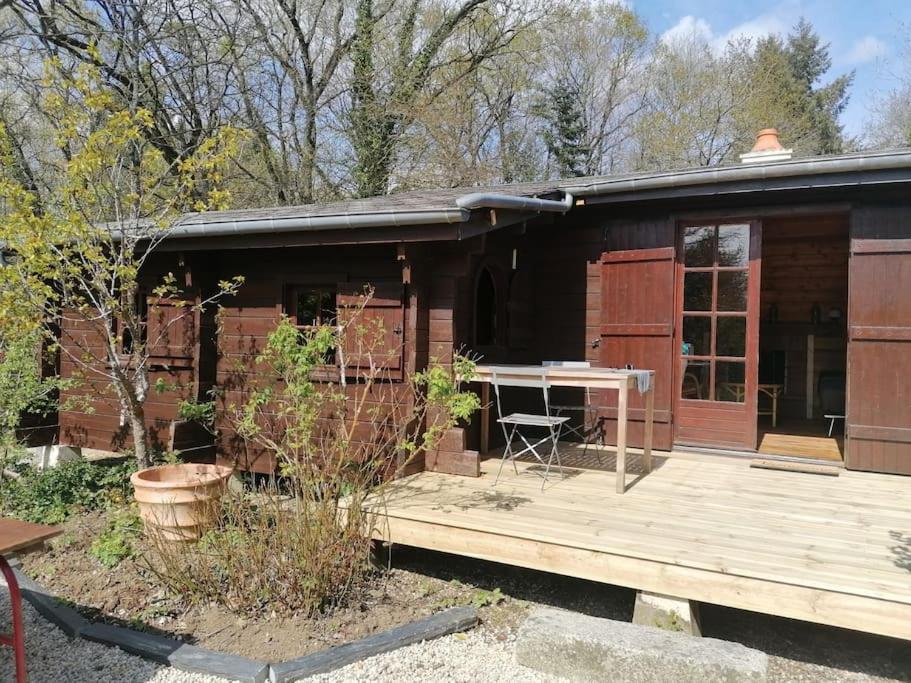 Chalet En Pleine Nature Au Bord D'Un Etang Lanvallay Exteriér fotografie