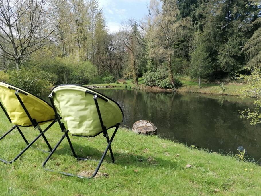 Chalet En Pleine Nature Au Bord D'Un Etang Lanvallay Exteriér fotografie