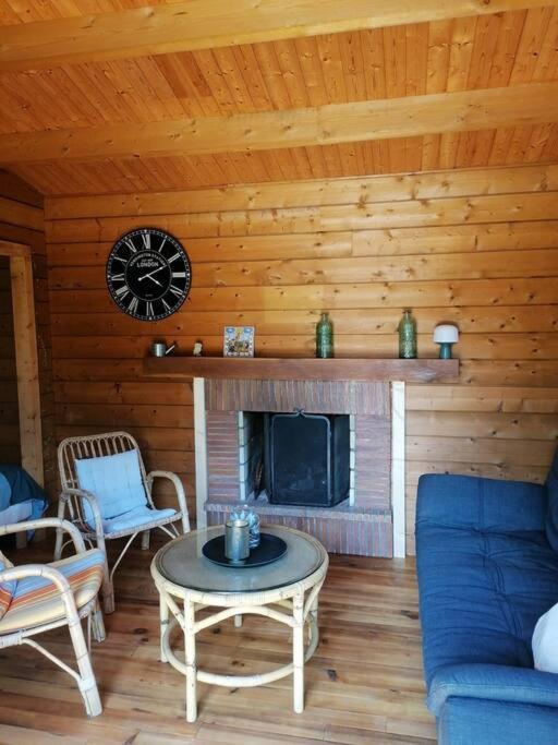 Chalet En Pleine Nature Au Bord D'Un Etang Lanvallay Exteriér fotografie